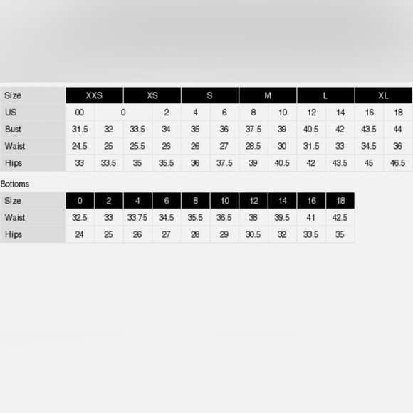 Hale Bob Kimono Deep Red Robe NWT - Picture 3 of 11